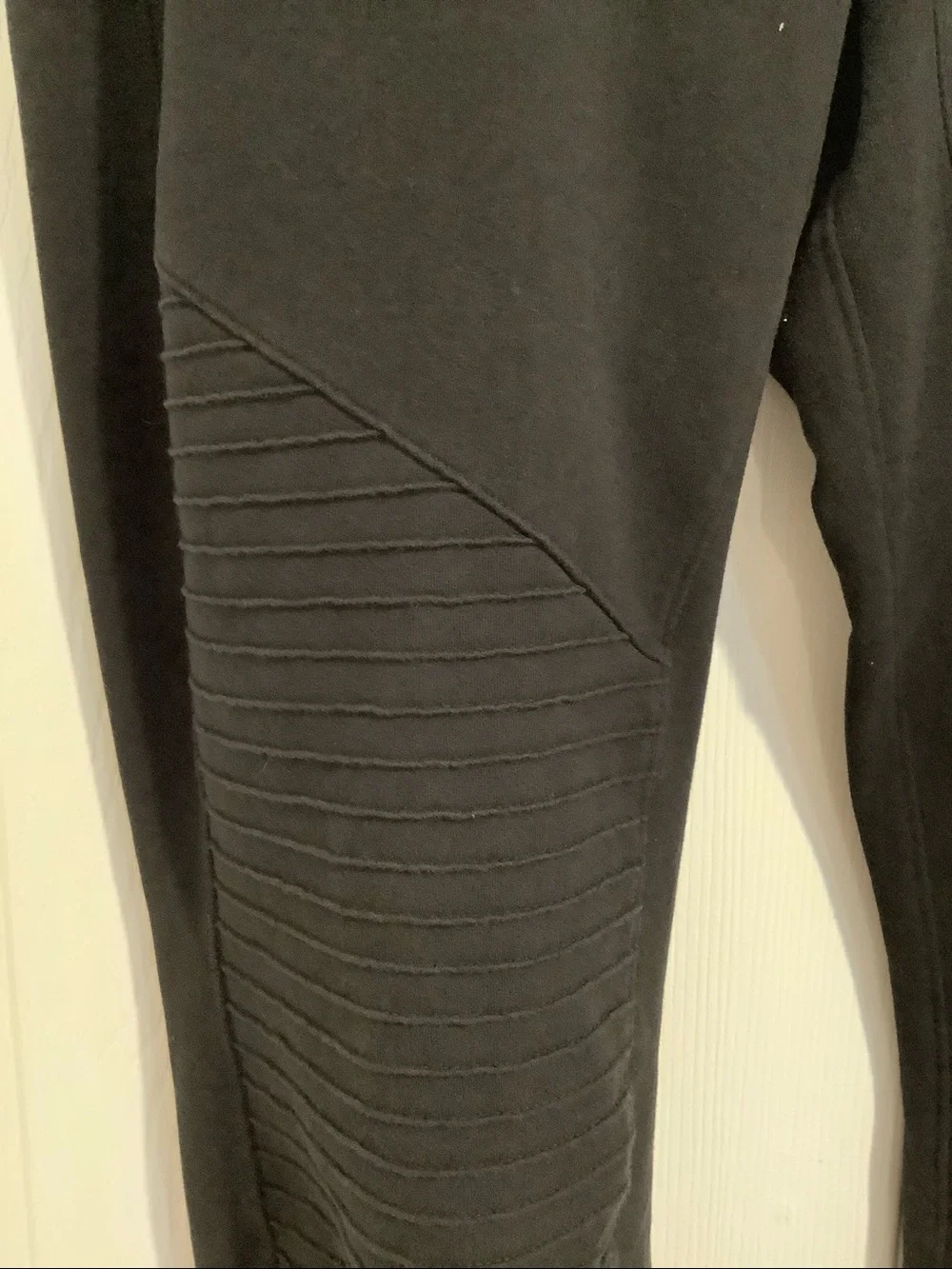 ALO Women’s Black Stretchy Work Out Gym Athleisure Activewear Travel Joggers M